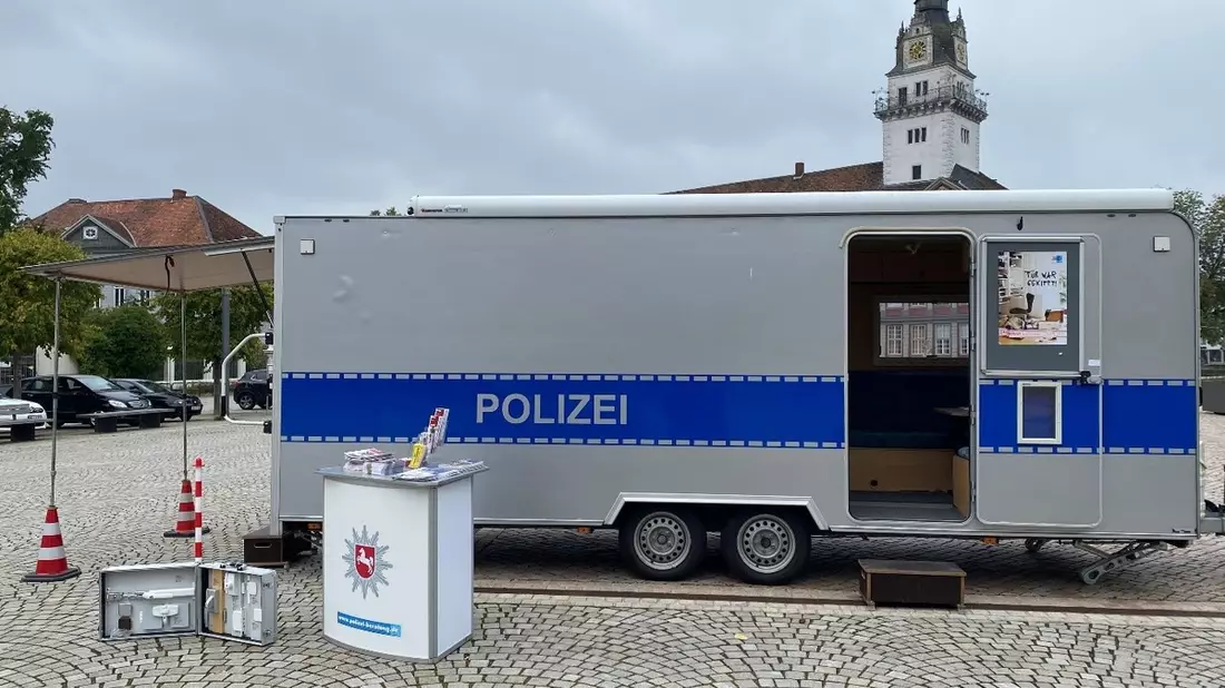 BPOL-FL: Informations- und Präventionstage am Neumünsteraner Bahnhofsvorplatz - Bild: presseportal.de