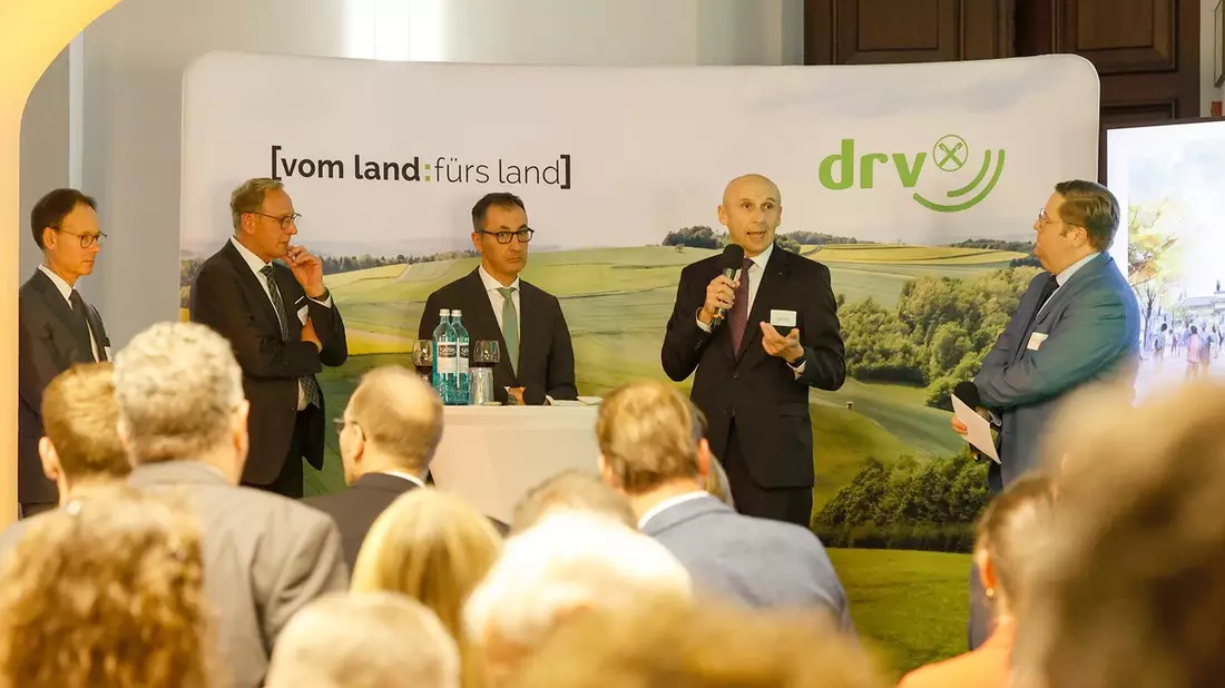 Fachausschuss-Vorsitzender Frank Jentzer: Weinbau steht vor großen Herausforderungen, die einen umfassenden Transformationsprozess unabdingbar machen - Bild: presseportal.de