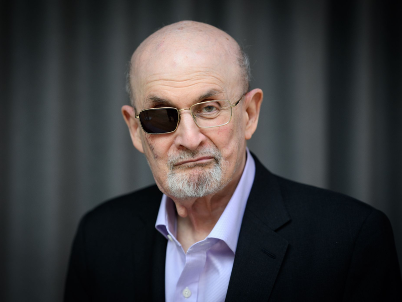 Salman Rushdie verlor bei der Attacke ein Auge.  - Foto: Bernd von Jutrczenka/dpa