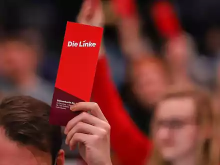 Abstimmung auf Linken-Parteitag am 18.10.2024 - Foto: über dts Nachrichtenagentur