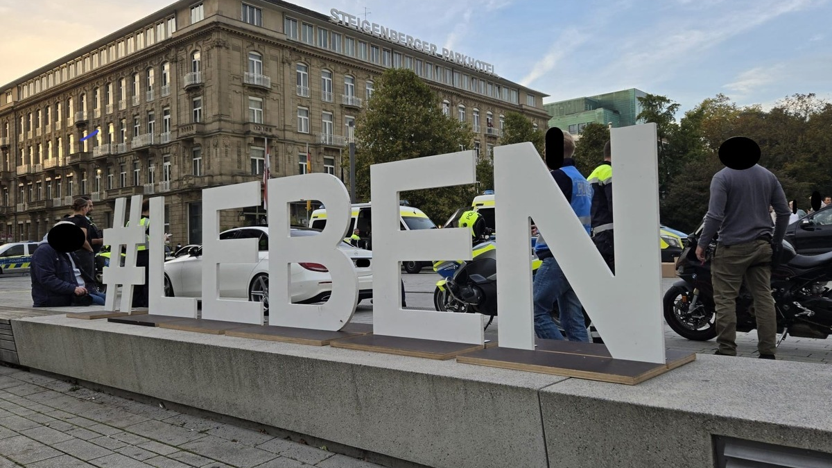 POL-D: Corneliusplatz - #LEBEN - Schwerpunktkontrollen der AG Tuning - eine kurze Bilanz - Foto: presseportal.de