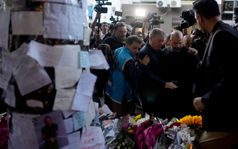 Liam Paynes Vater reiste nach Argentinien. - Foto: Natacha Pisarenko/AP/dpa