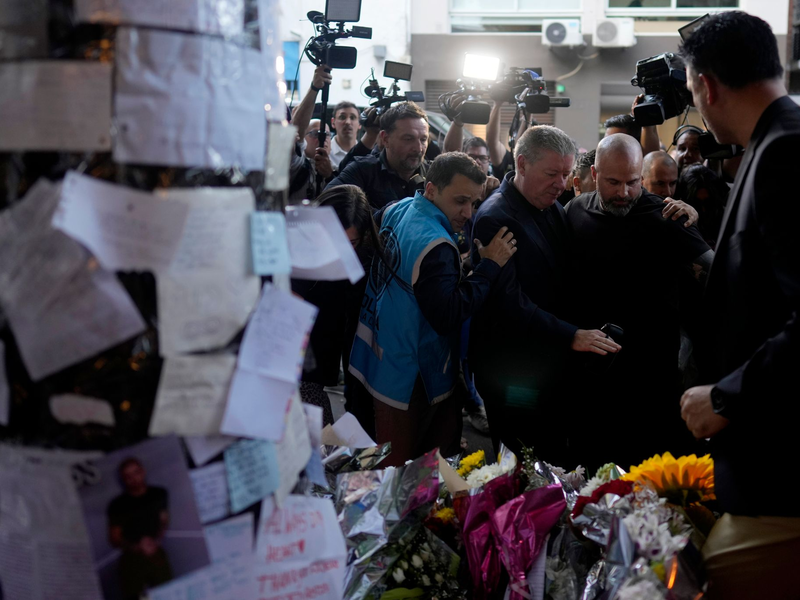 Liam Paynes Vater reiste nach Argentinien. - Foto: Natacha Pisarenko/AP/dpa