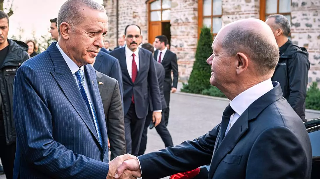 Recep Tayyip Erdogan und Olaf Scholz am 19.10.2024 - Bild: Bergmann, Guido/BPA,  Text: über dts Nachrichtenagentur
