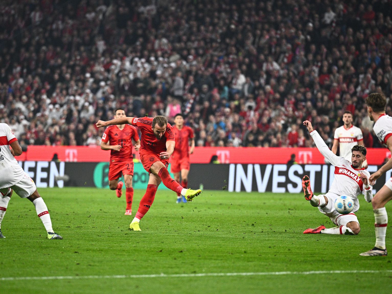 Harry Kane (M) schießt Bayern München zum Sieg. - Foto: Tom Weller/dpa