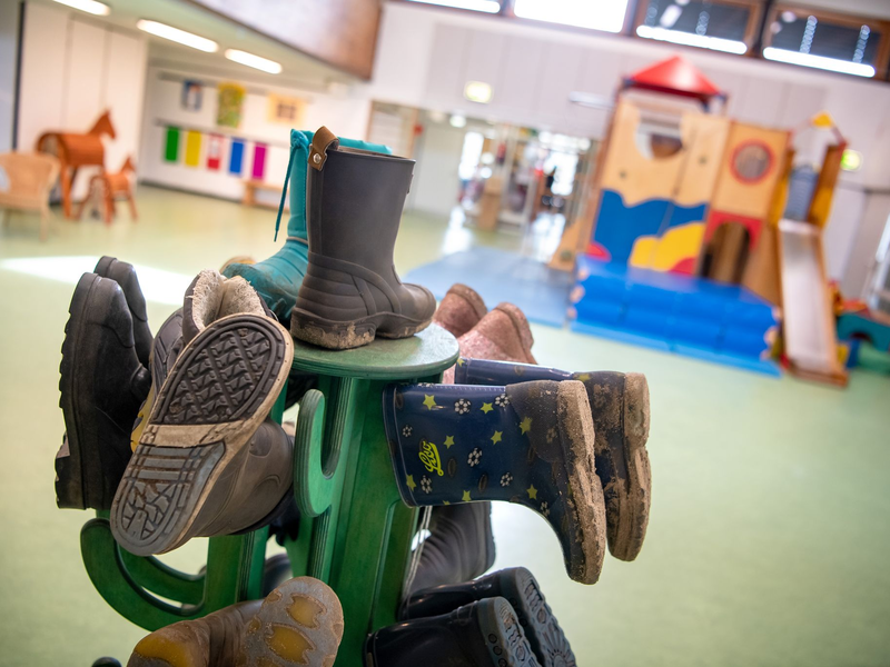 Der Bedarf an Betreuungsplätzen dürfte sich im Osten und Westen Deutschlands der Studie zufolge unterschiedlich entwickeln. (Symbolbild) - Foto: Sina Schuldt/dpa