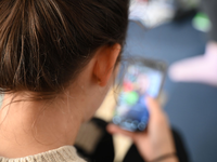 Schluss machen mit den Dating-Apps? Eine Absage an die Liebe ist das nicht. (Symbolbild) - Foto: Niklas Graeber/dpa