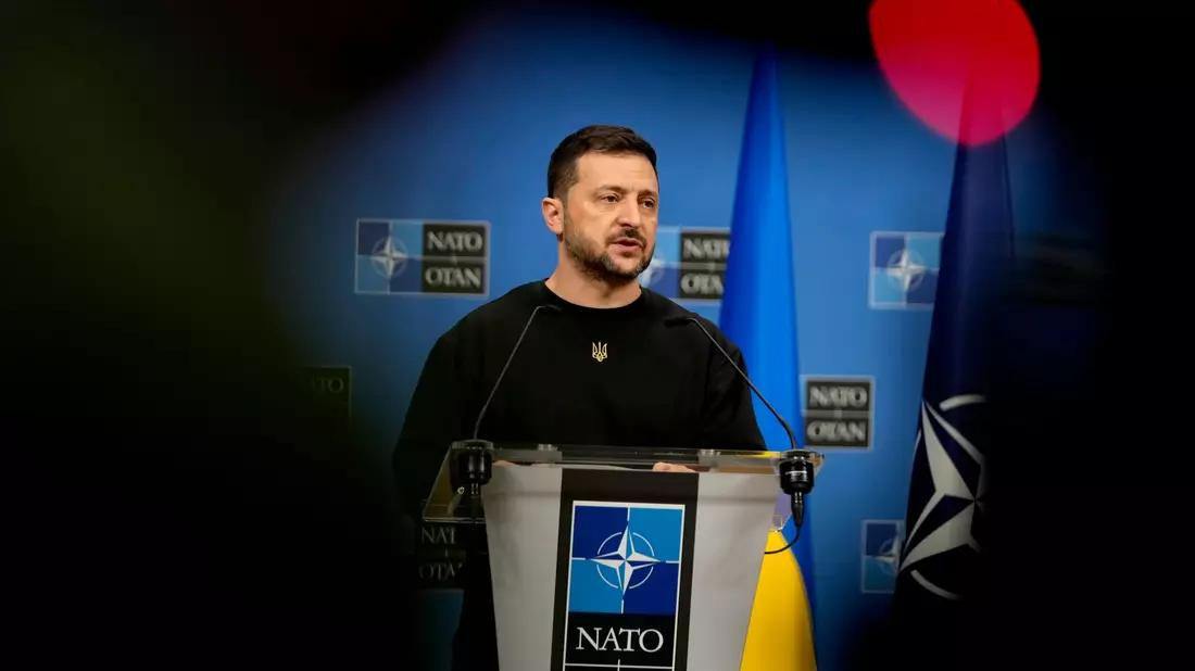 Selenskyj hofft auf eine Einladung zum Nato-Beitritt der Ukraine. (Archivbild) - Bild: Virginia Mayo/AP/dpa
