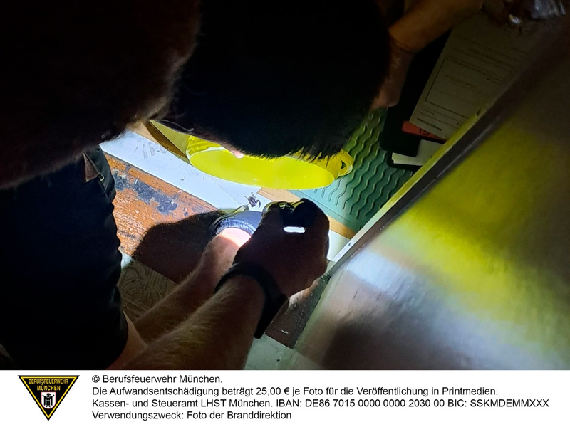 FW-M: Da sitzt der Stachel tief (Schwabing) - Foto: presseportal.de