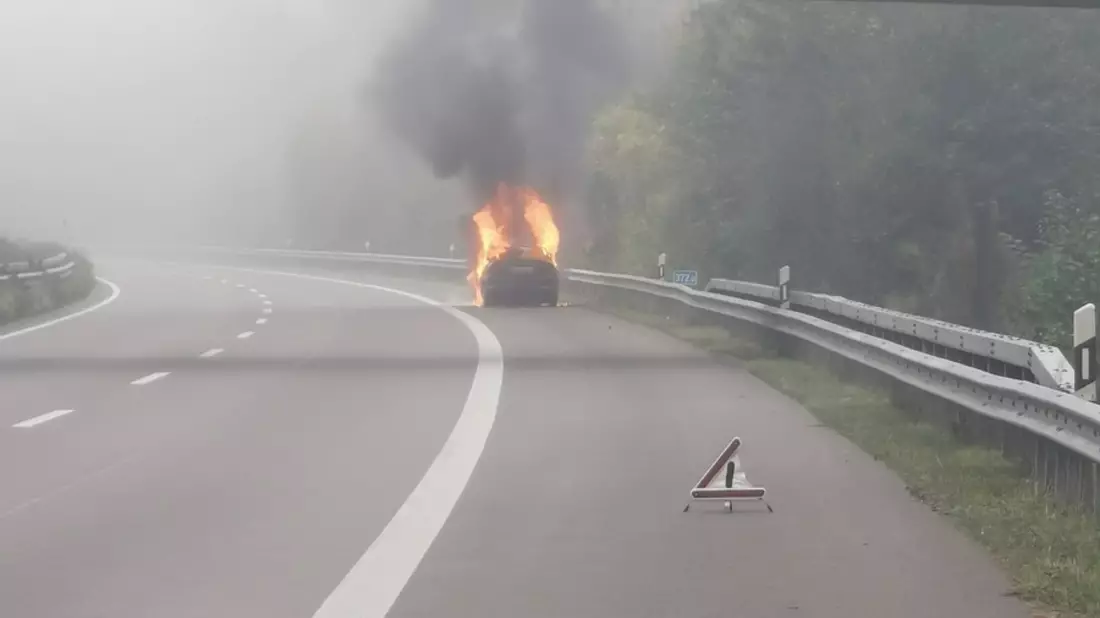 POL-PDNW: Autobahnpolizei Ruchheim - Fahrzeugbrand auf BAB 61 - Bild: presseportal.de