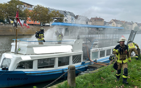 FW Stuttgart: Brand auf Ausflugsschiff - Foto: presseportal.de