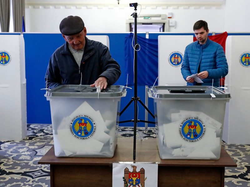 Die Menschen in Moldau konnten nicht nur über das Präsidentenamt abstimmen, sondern auch über die Verankerung des EU-Kurses in der Verfassung. - Foto: Cristian Cristel/XinHua/dpa