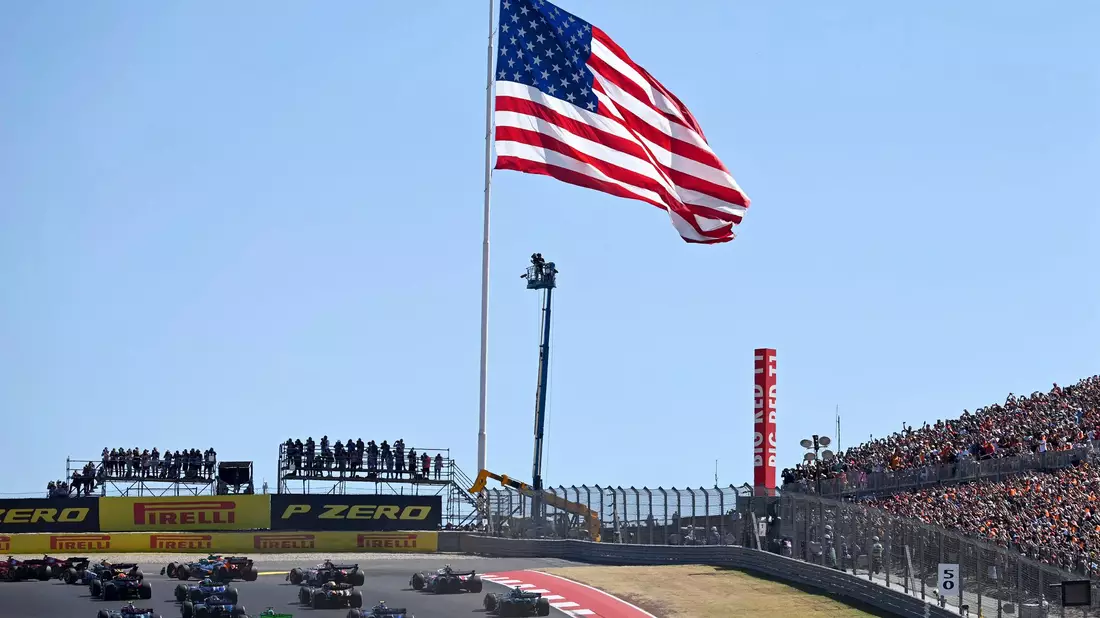 Das Rennen in Texas ist ein Publikumsmagnet. - Bild: Patrick Falllon/AFP Pool via AP/dpa