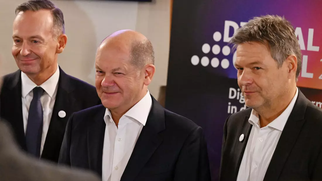 Auf dem Digitalgipfel 2024 in Frankfurt möchte die Bundesregierung eine Zwischenbilanz ihrer Digitalisierungsbemühungen ziehen (Archivbild). - Bild: Martin Schutt/dpa