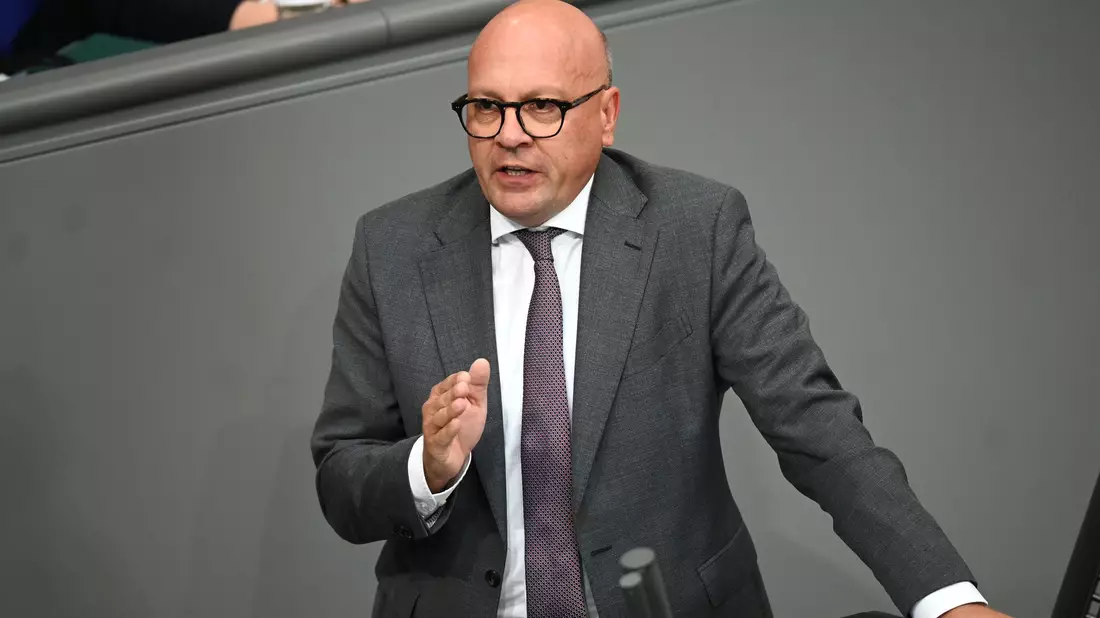 Der CDU-Politiker Alexander Throm sieht Nachbesserungsbedarf beim sogenannten Sicherheitspaket. (Archivbild) - Bild: Philip Dulian/dpa