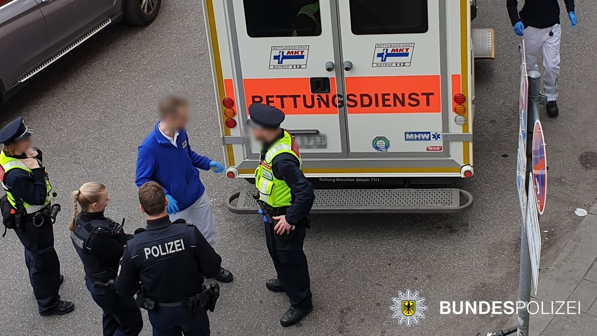 Bundespolizeidirektion München: Abgebrochene Glasflasche ins Gesicht geschlagen - Foto: presseportal.de