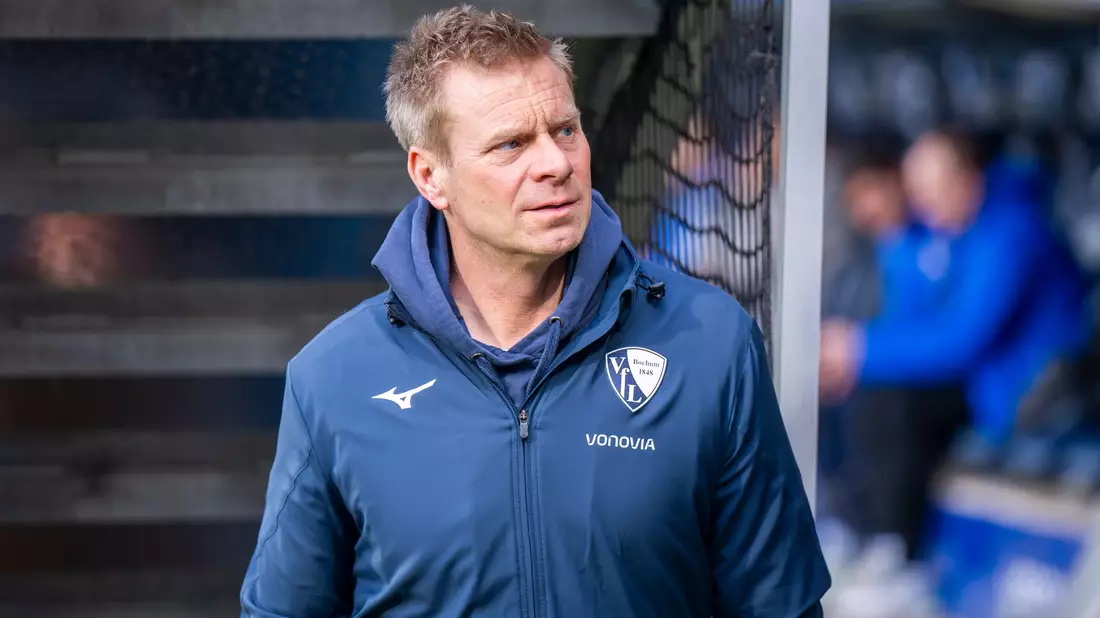 Markus Feldhoff soll den VfL Bochum mit Murat Ural auf das Spiel gegen den FC Bayern vorbereiten. - Bild: David Inderlied/dpa