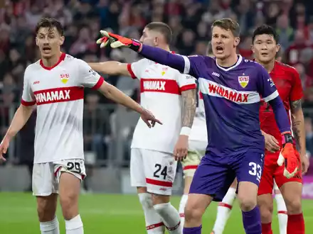 Am Dienstag sind Alexander Nübel (2. v. r.) und der VfB Stuttgart bei Juventus Turin zu Gast. - Foto: Sven Hoppe/dpa