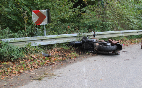 POL-RBK: Rösrath - Motorradfahrer bei Alleinunfall schwer verletzt - Foto: presseportal.de