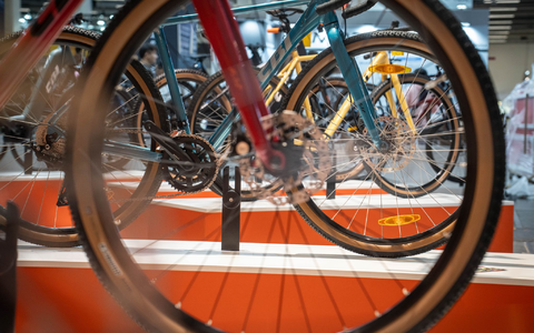Mehr Fahrräder als Kunden: Handel und Hersteller sitzen auf hohen Beständen.  - Foto: Frank Rumpenhorst/dpa
