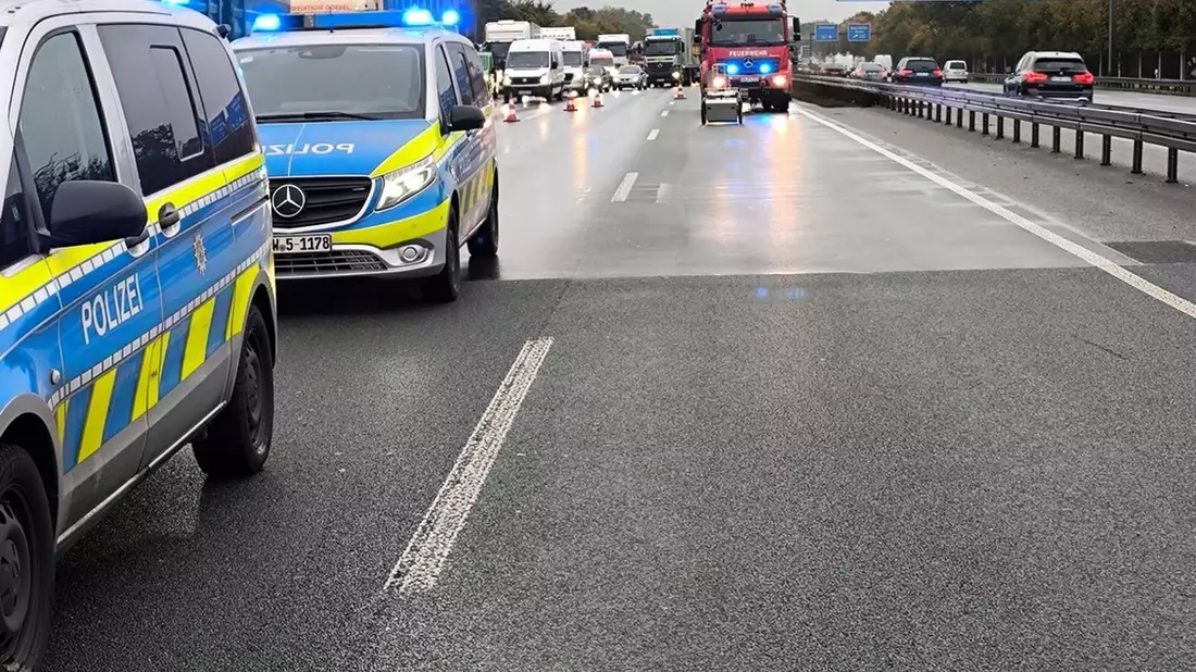 FW-OB: Verkehrsunfall auf der BAB A3: Zwei Verletzte - Bild: presseportal.de