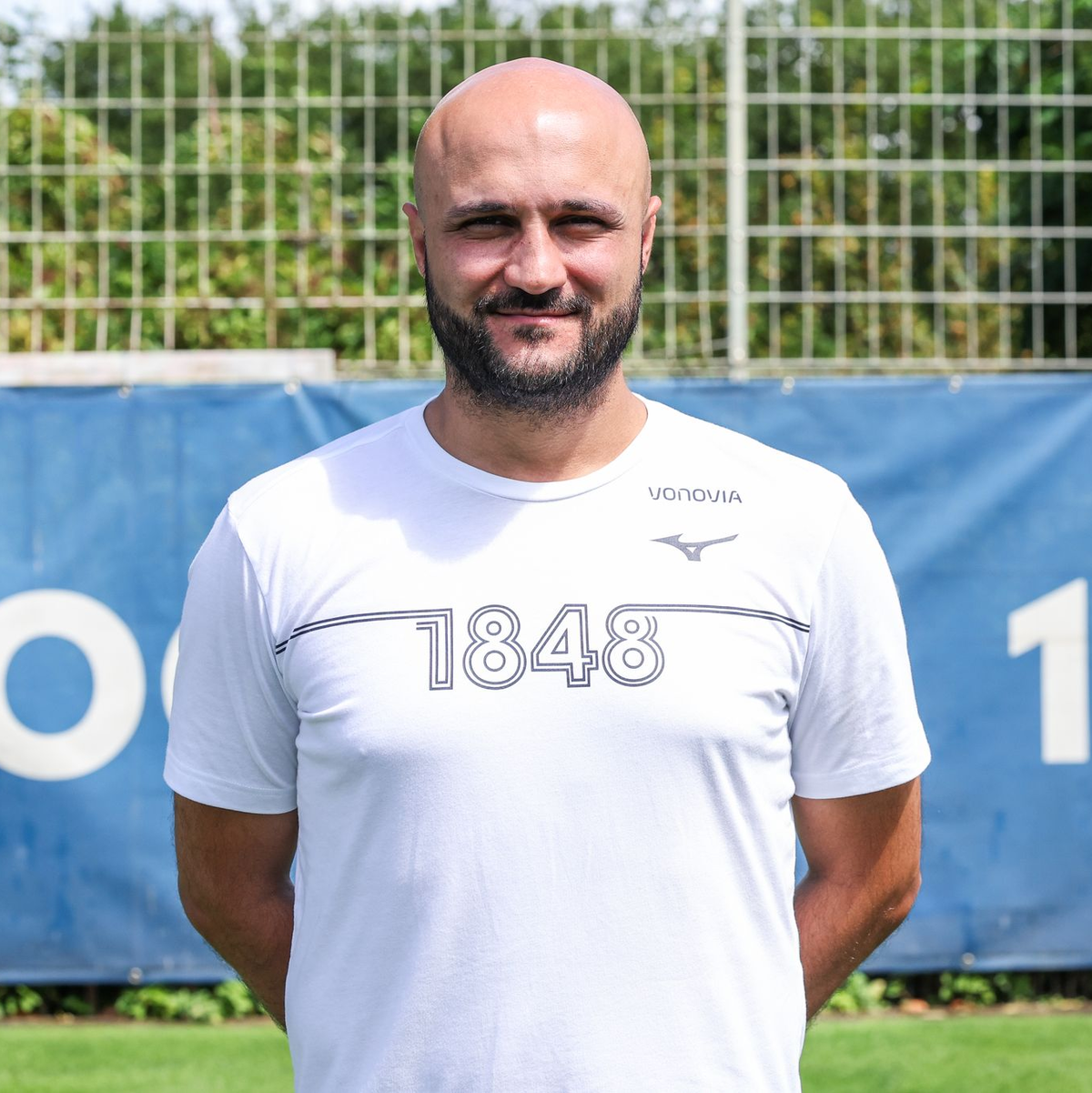 Murat Ural soll den VfL Bochum mit Markus Feldhoff auf das Spiel gegen den FC Bayern vorbereiten. - Foto: Tim Rehbein/dpa