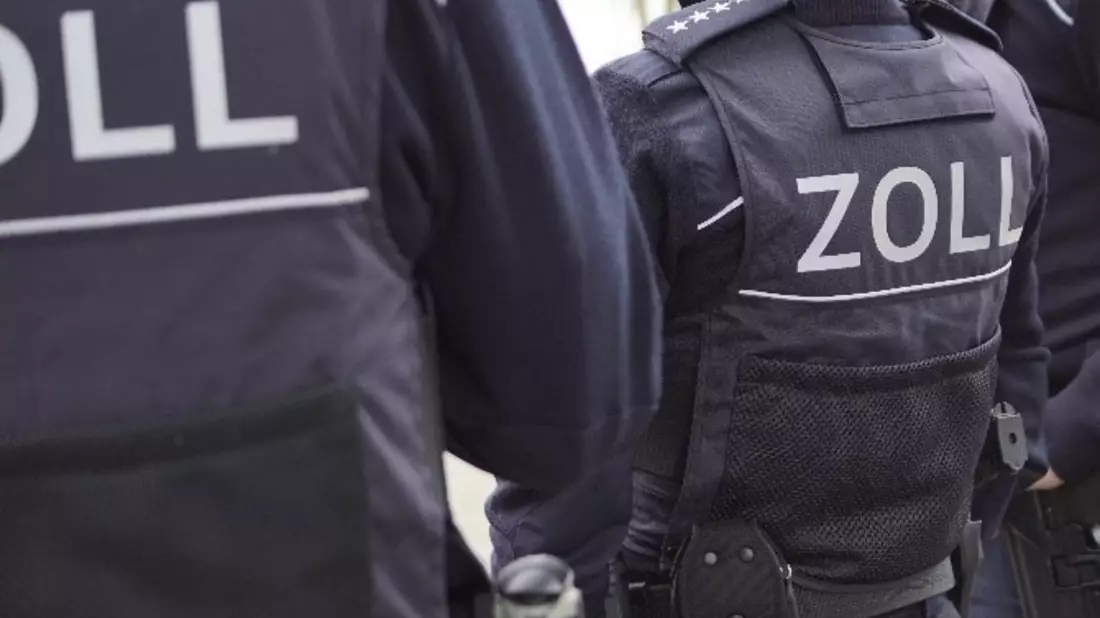 HZA-A: Bundesweite Mindestlohnprüfung des Zolls/Finanzkontrolle Schwarzarbeit im gesamten Bundesgebiet im Einsatz - Bild: presseportal.de