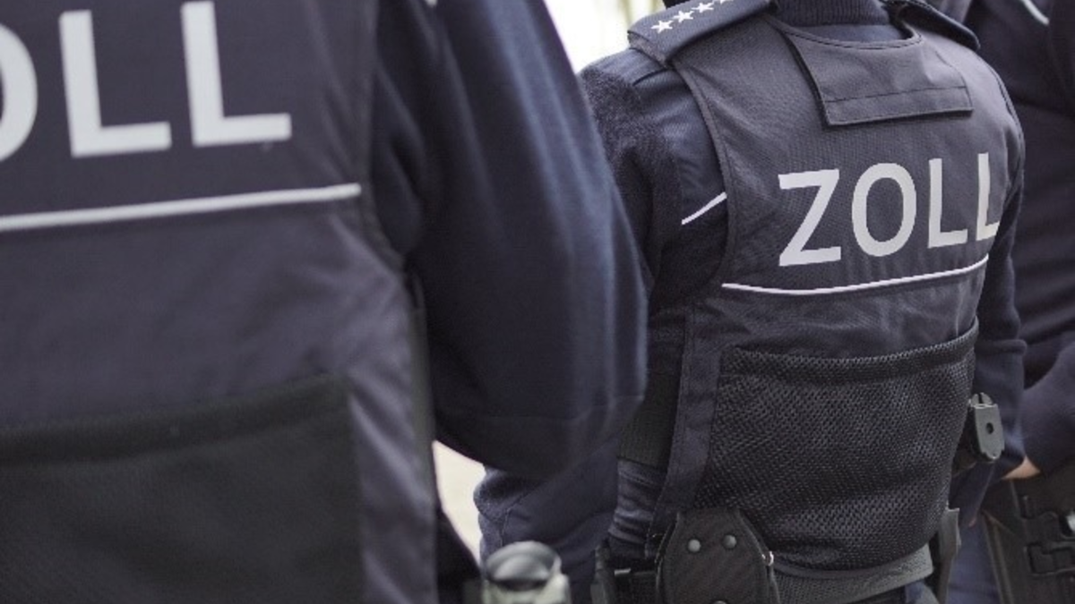 HZA-A: Bundesweite Mindestlohnprüfung des Zolls/Finanzkontrolle Schwarzarbeit im gesamten Bundesgebiet im Einsatz - Foto: presseportal.de