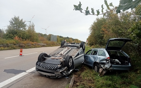 POL-CUX: Verkehrsunfall auf der BAB27 - drei Personen leicht verletzt (Lichtbild in der Anlage) - Bild: presseportal.de