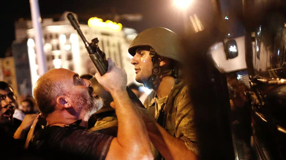 In Istanbul und der Hauptstadt Ankara kam es damals zu schweren Gefechten zwischen Putschsoldaten und regierungstreuen Sicherheitskräften. (Archivbild) - Bild: Sedat Suna/EPA/dpa