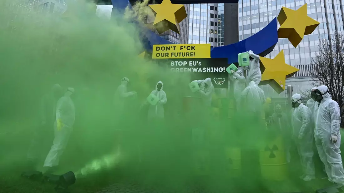 Viele werfen der EU-Kommission bei der Taxonomie «Greenwashing» vor, also dass etwas als klimafreundlich gekennzeichnet wird, obwohl es das vielleicht gar nicht ist. - Bild: Arne Dedert/dpa