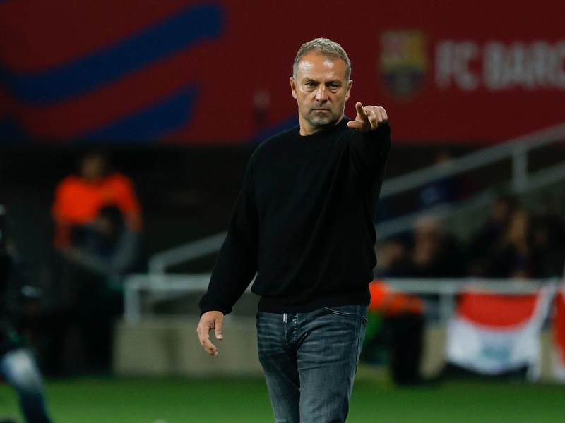 Hansi Flick weist als Trainer in Barcelona erfolgreich den Weg. In der Champions League kommt es für ihn zum spannenden Wiedersehen mit dem FC Bayern. - Foto: Joan Monfort/AP/dpa