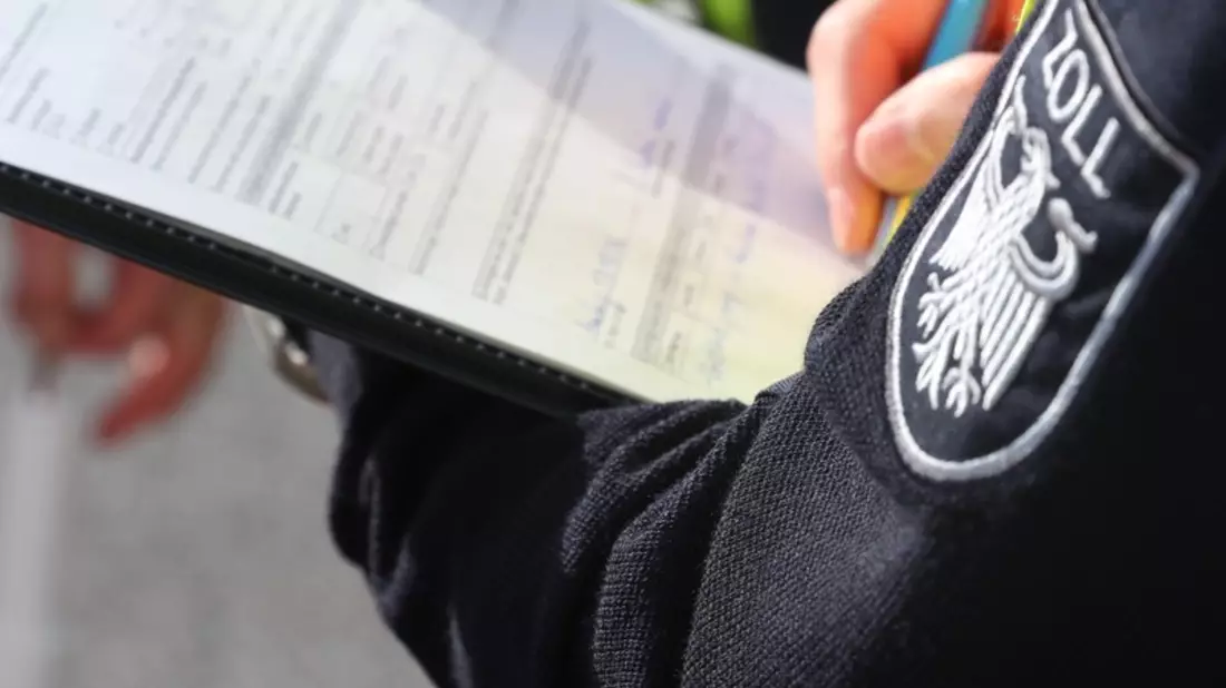 HZA-HH: Hamburger Zoll führt Mindestlohnkontrollen durch//Teil einer europaweiten Offensive gegen Schwarzarbeit - Bild: presseportal.de