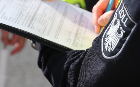 HZA-HH: Hamburger Zoll führt Mindestlohnkontrollen durch//Teil einer europaweiten Offensive gegen Schwarzarbeit - Foto: presseportal.de