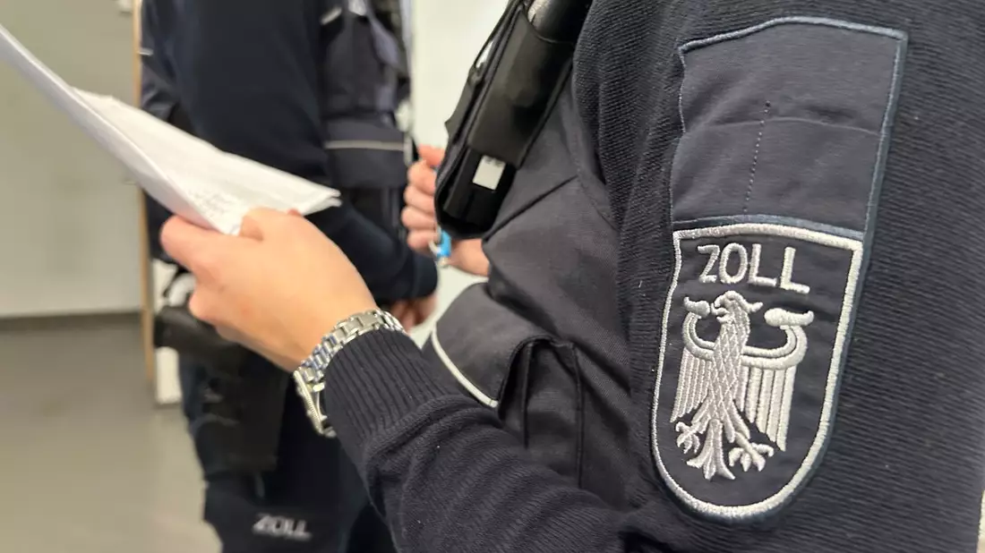 HZA-HST: Stralsunder Zoll deckt Verstoß gegen Arzneimittelgesetz auf ./. 45.150 verschreibungspflichtige Tabletten geschmuggelt - Bild: presseportal.de