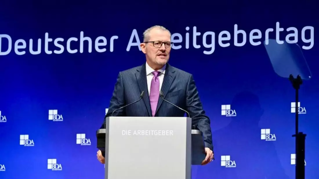 Deutschland kann das, wenn wir mit einer modernen Standortpolitik den wirtschaftlichen Riesen Deutschland wieder entfesseln, sagt Arbeitgeberpräsident Dulger auf dem Deutschen Arbeitgebertag 2024 - Bild: presseportal.de