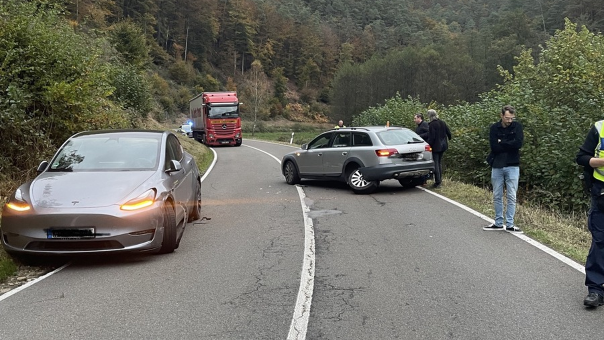 POL-PDLD: Verkehrsunfall mit hohem Sachschaden - Foto: presseportal.de
