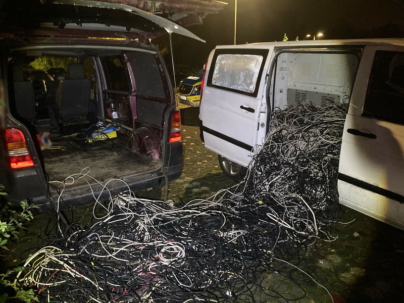 POL-REK: 241022-2: Mutmaßliche Kabeldiebe flüchten vor Polizei - Zeugensuche - Foto: presseportal.de