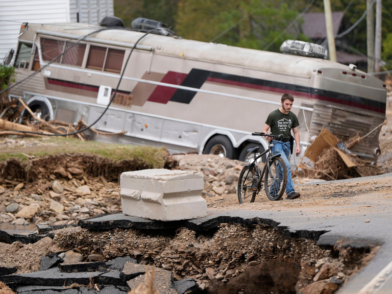 Der Hurrikan «Helene» kostet den Dax-Konzern Munich Re eine halbe Milliarde Euro. - Foto: Mike Stewart/AP/dpa
