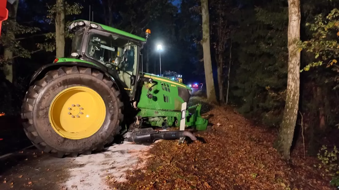 POL-LG: ++ Traktor kommt von Fahrbahn ab ++ Unfall mit Verletztem - Vorfahrt missachtet ++ Kupferfallrohre entwendet - Drei Männer flüchten mit PKW ++ Pkw aufgebrochen - Jagdhorn mitgenommen ++ - Bild: presseportal.de