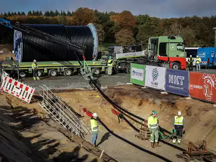 Die Stromtrasse Suedlink soll Strom aus Erneuerbaren Energien von Norddeutschland in den Süden transportieren. (Archivbild) - Foto: Focke Strangmann/dpa