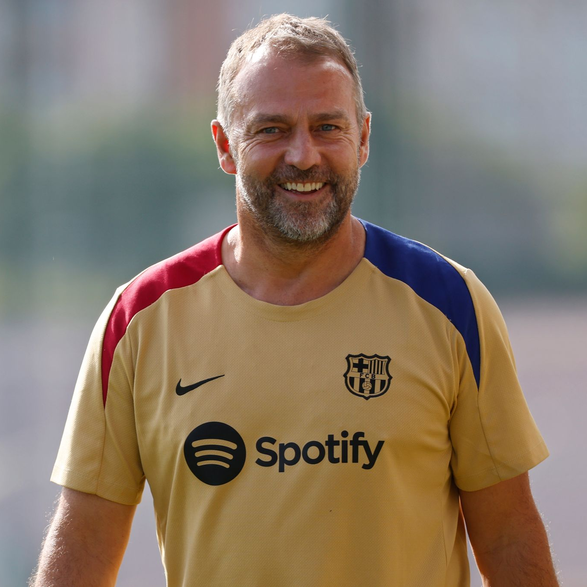 Als Trainer des FC Barcelona will Hansi Flick den FC Bayern besiegen. - Foto: Joan Monfort/AP/dpa