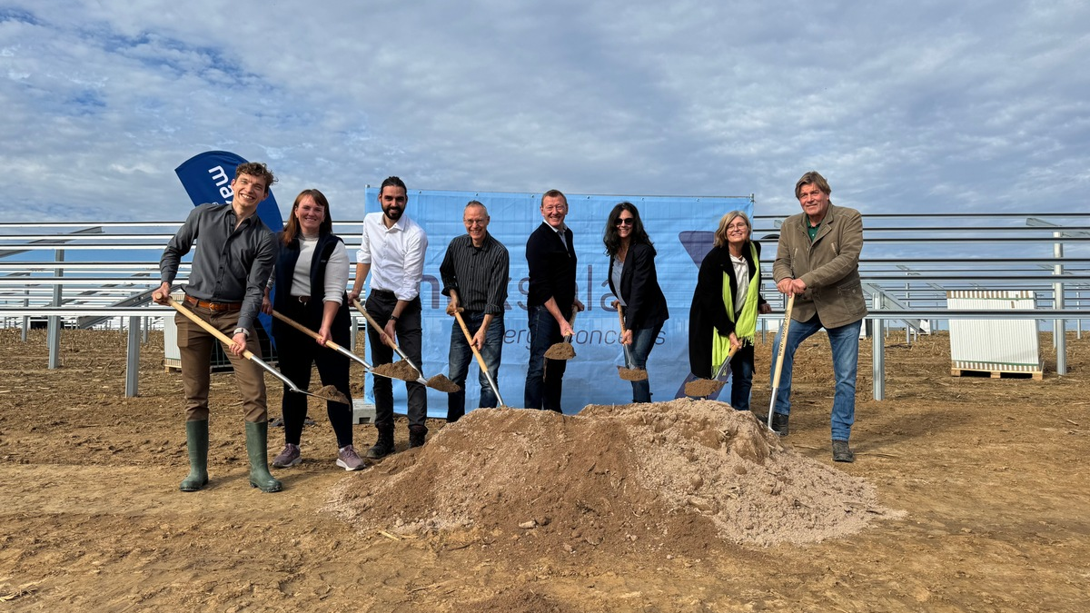 Am gestrigen Montag fand der Spatenstich für den Solarpark in Darstadt statt, der mit einer Gesamtleistung von etwa 70 Megawatt eine nachhaltige Energiezukunft für die Region Würzburg sichern wird - Foto: presseportal.de