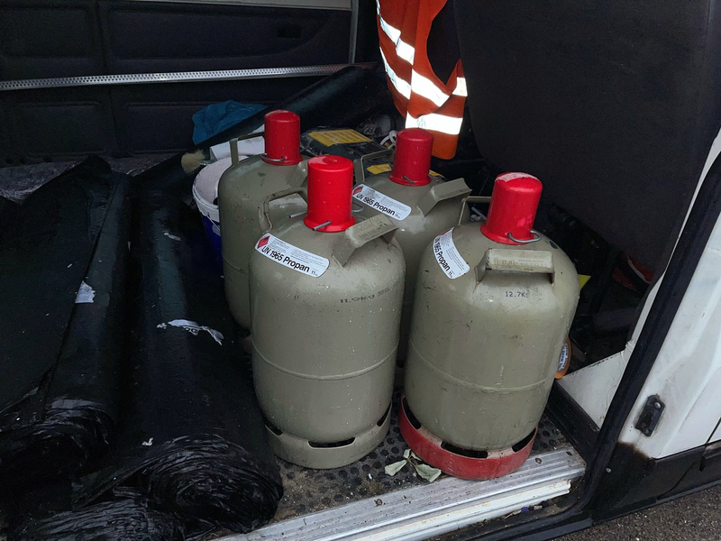 POL-ME: 30 Fahrzeugmängel und ein Fahrer mit offenem Haftbefehl festgestellt - Monheim am Rhein - 2410093 - Foto: presseportal.de