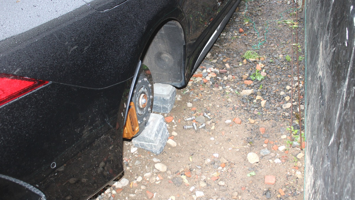 POL-MI: Felgensatz von Mercedes entwendet - Foto: presseportal.de