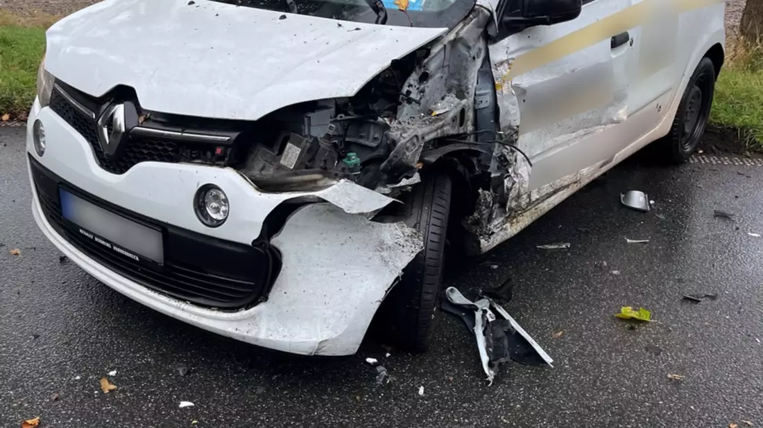 POL-DU: Bergheim: Kollision mit Gegenverkehr - zwei Verletzte - Bild: presseportal.de