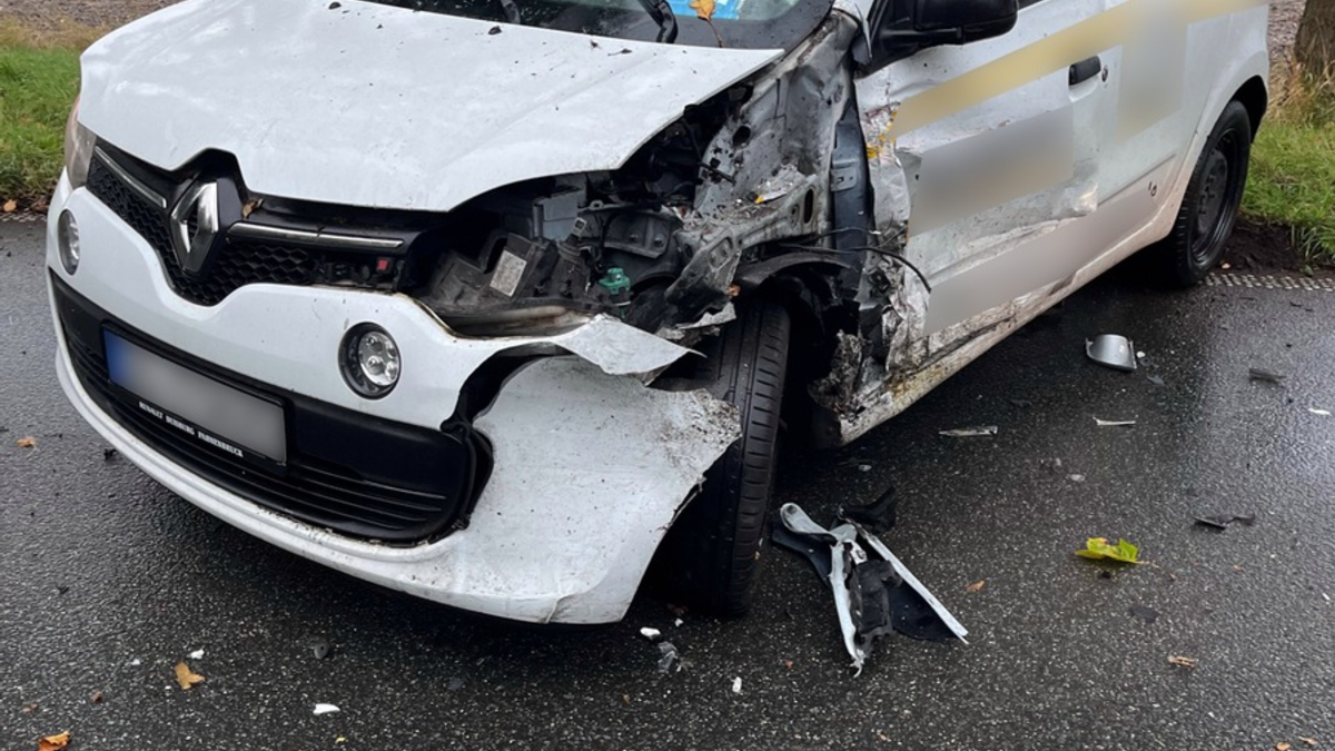 POL-DU: Bergheim: Kollision mit Gegenverkehr - zwei Verletzte - Foto: presseportal.de