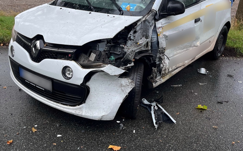 POL-DU: Bergheim: Kollision mit Gegenverkehr - zwei Verletzte - Foto: presseportal.de