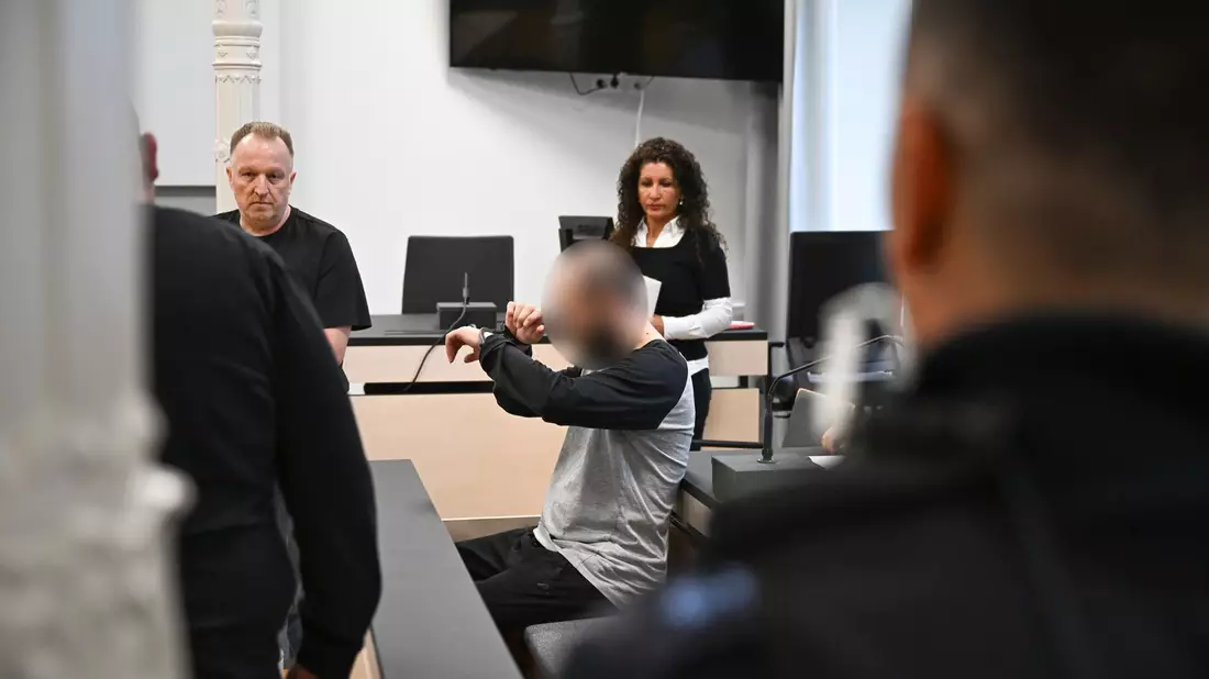 Der Mann muss dauerhaft in die Psychiatrie. (Archivbild) - Bild: Felix Kästle/dpa
