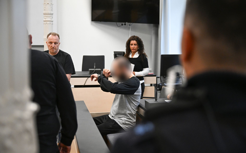 Der Mann muss dauerhaft in die Psychiatrie. (Archivbild) - Foto: Felix Kästle/dpa